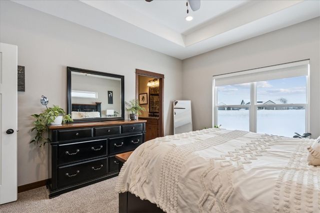 704 Cedar Bend Dr, Solon, IA 52333