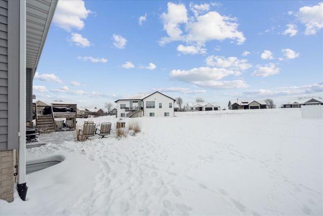 704 Cedar Bend Dr, Solon, IA 52333