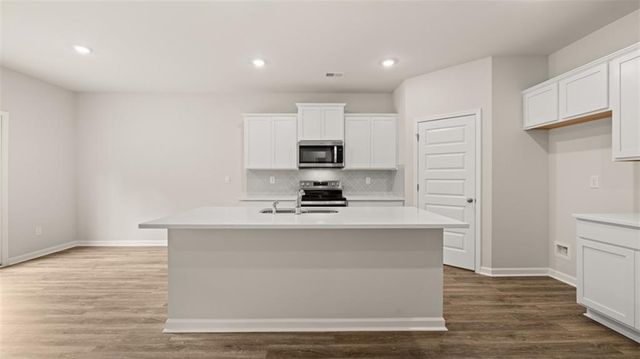 825 Trillium Drive, Locust Grove, GA 30248