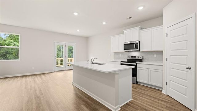 825 Trillium Drive, Locust Grove, GA 30248