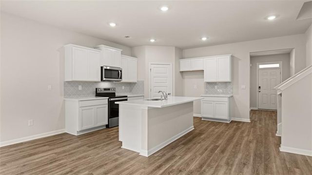 825 Trillium Drive, Locust Grove, GA 30248