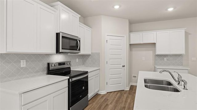 825 Trillium Drive, Locust Grove, GA 30248