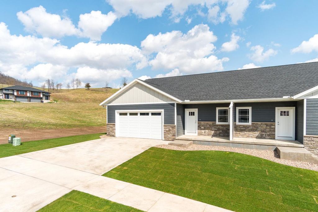 4060 Brooke Elizabeth DRIVE, Onalaska, WI 54650