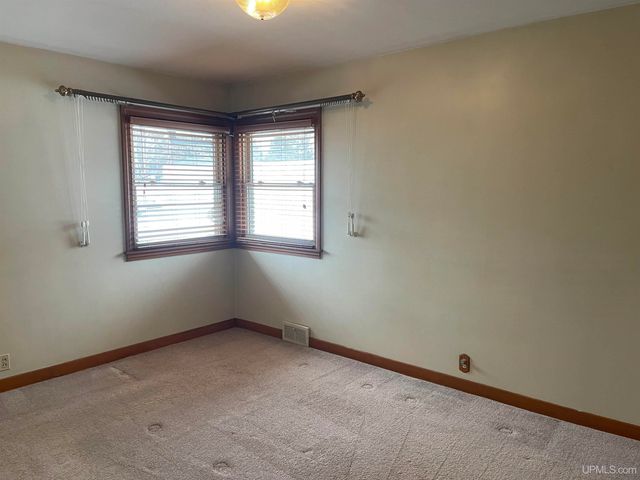 613 N 5th Avenue, Hurley, WI 54534