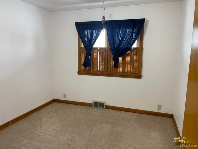 613 N 5th Avenue, Hurley, WI 54534