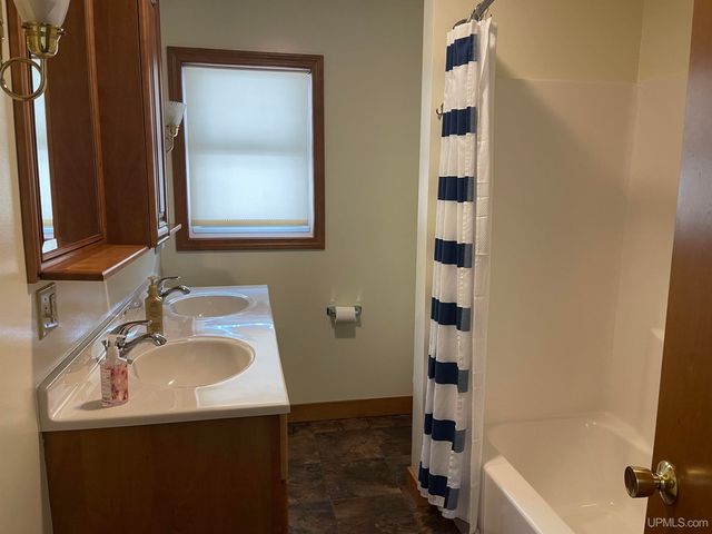 613 N 5th Avenue, Hurley, WI 54534