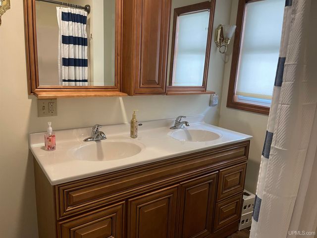 613 N 5th Avenue, Hurley, WI 54534