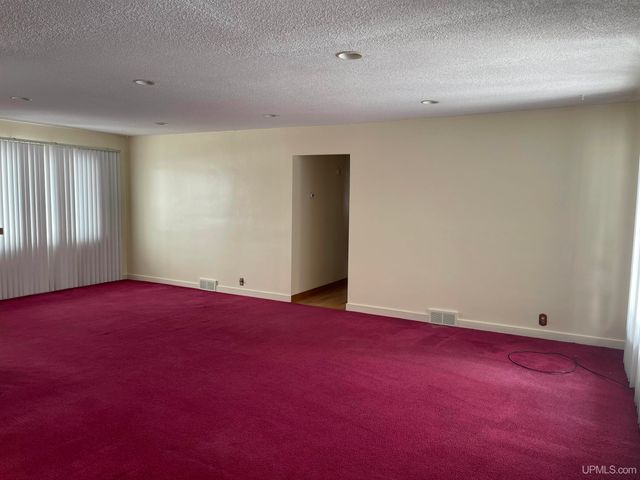 613 N 5th Avenue, Hurley, WI 54534