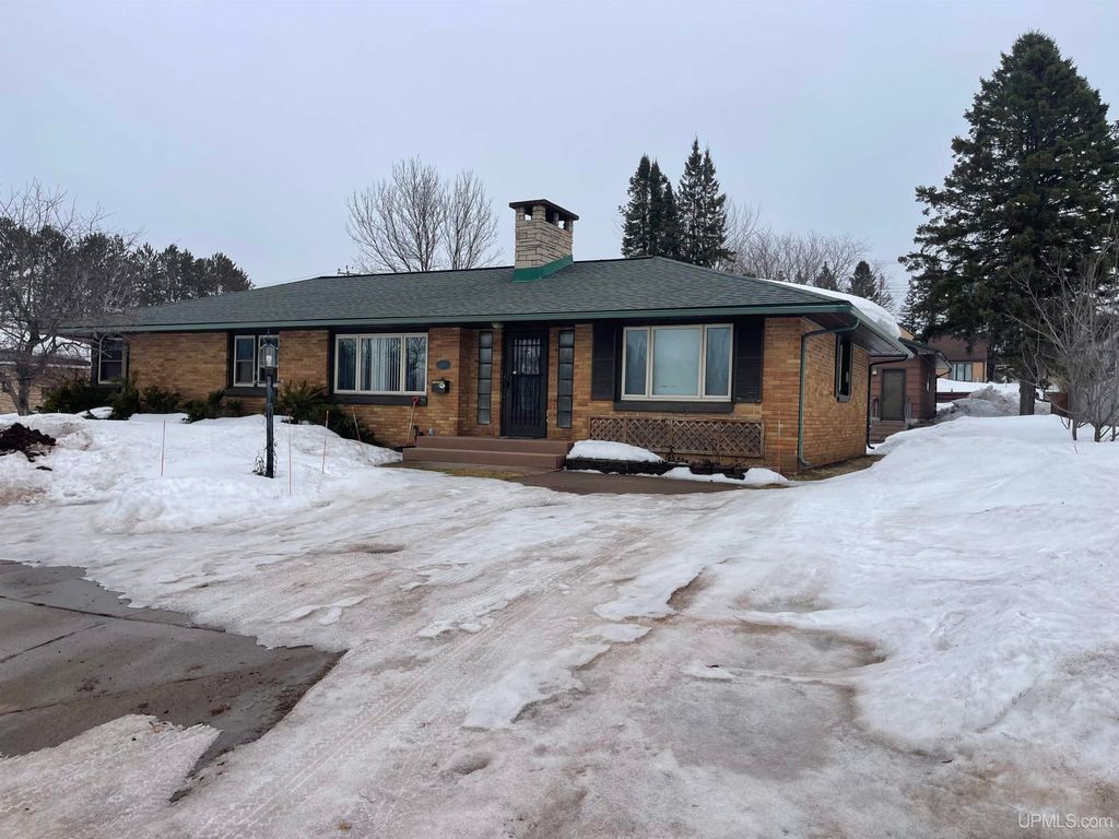 613 N 5th Avenue, Hurley, WI 54534