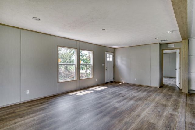 9960 Goose Prairie Road, Midway, TX 75852