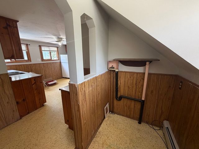 57 Swan Ave 2, Worcester, MA 01602