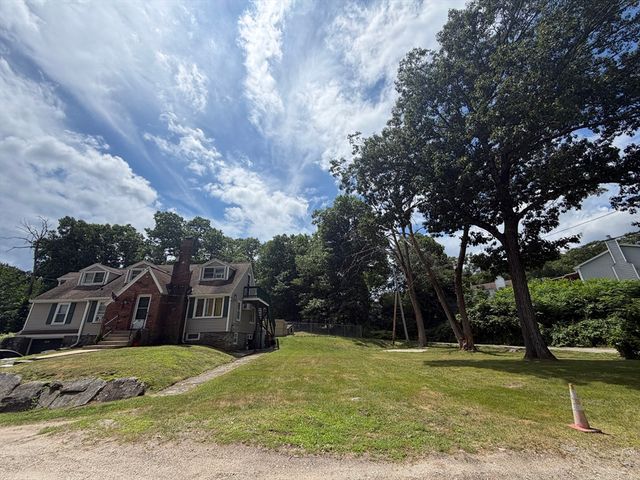 57 Swan Ave 2, Worcester, MA 01602