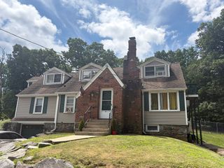 57 Swan Ave 2, Worcester, MA 01602