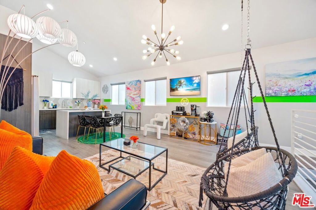 Image 28 of property listing at 5853 Vineland Avenue, North Hollywood, CA 91601