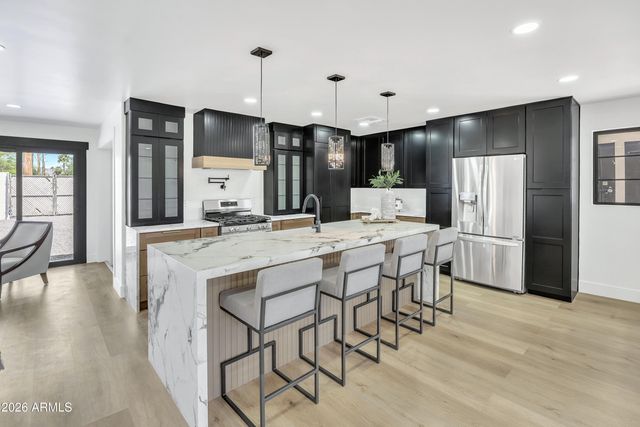 3936 E OAK Street, Phoenix, AZ 85008