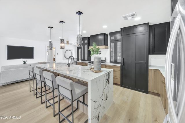 3936 E OAK Street, Phoenix, AZ 85008