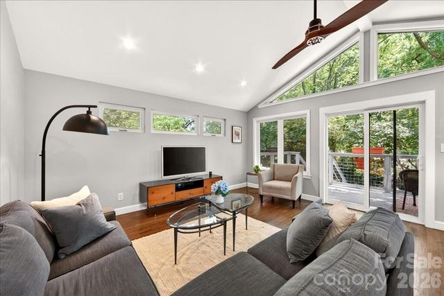 3425 Airlie Street, Charlotte, NC 28205