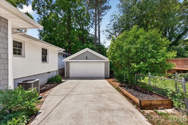 3425 Airlie Street, Charlotte, NC 28205