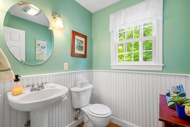 53 Arnold Way, Uxbridge, MA 01569