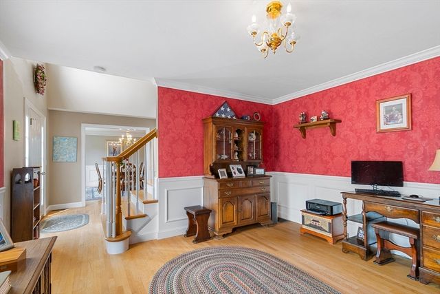 53 Arnold Way, Uxbridge, MA 01569