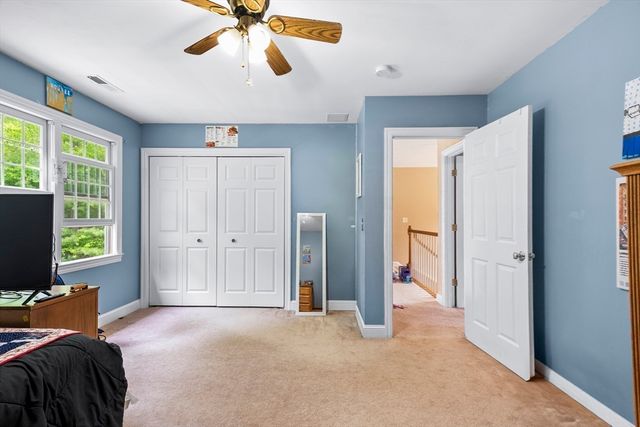 53 Arnold Way, Uxbridge, MA 01569
