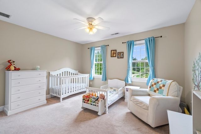 53 Arnold Way, Uxbridge, MA 01569