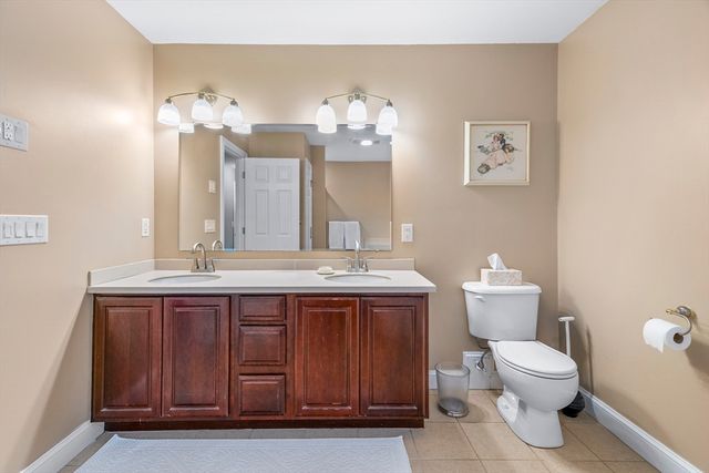 53 Arnold Way, Uxbridge, MA 01569