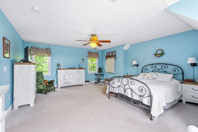 53 Arnold Way, Uxbridge, MA 01569
