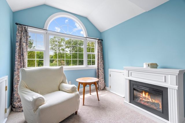 53 Arnold Way, Uxbridge, MA 01569