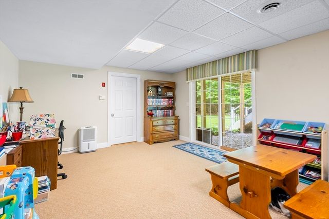 53 Arnold Way, Uxbridge, MA 01569
