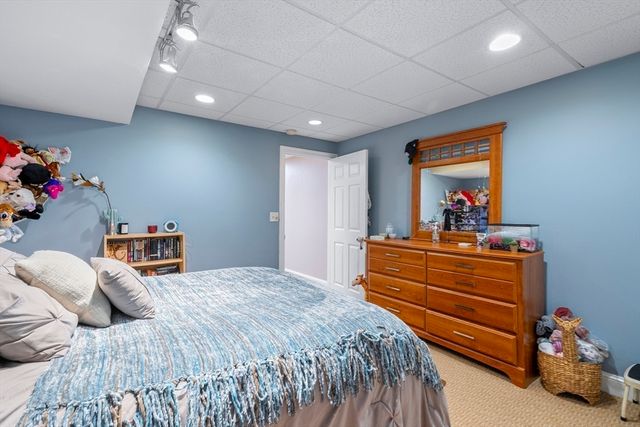 53 Arnold Way, Uxbridge, MA 01569