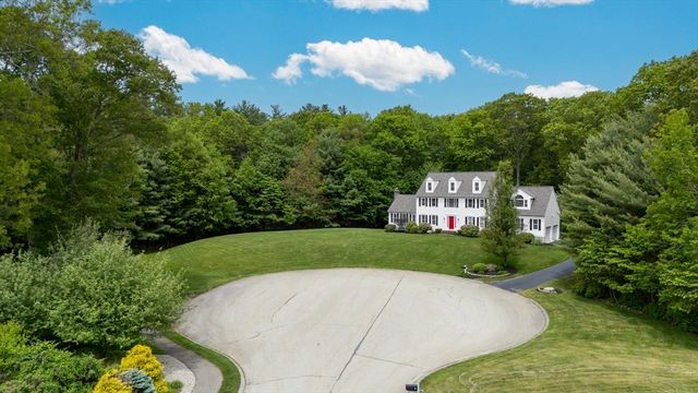 53 Arnold Way, Uxbridge, MA 01569