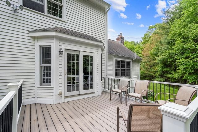 53 Arnold Way, Uxbridge, MA 01569