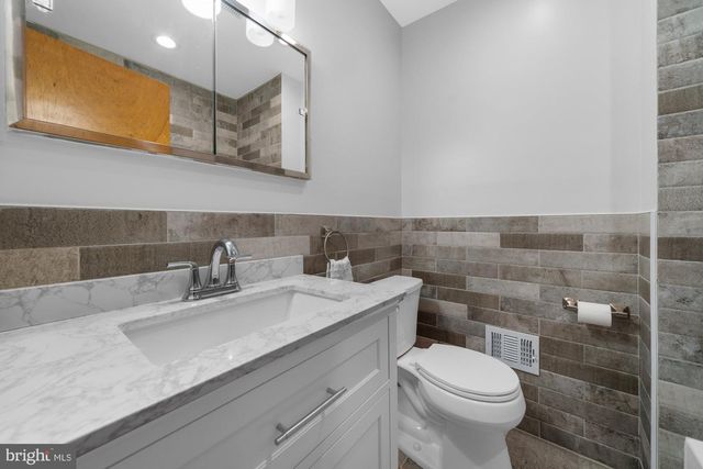 1261 BUCK LN, West Chester, PA 19382