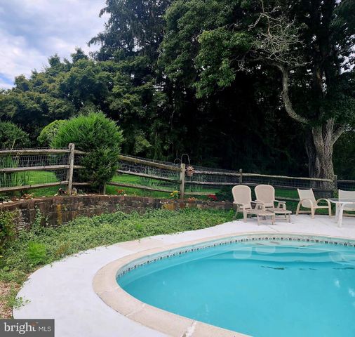 1261 BUCK LN, West Chester, PA 19382