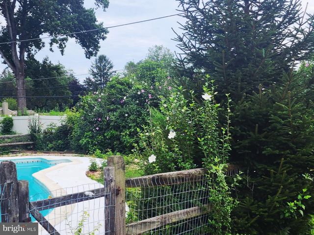 1261 BUCK LN, West Chester, PA 19382