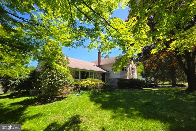 1261 BUCK LN, West Chester, PA 19382