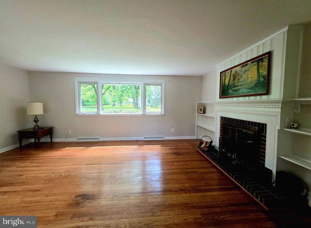 1261 BUCK LN, West Chester, PA 19382