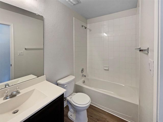 721 Luna Vista DR, Hutto, TX 78634