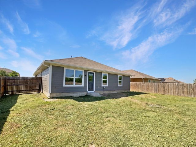721 Luna Vista DR, Hutto, TX 78634