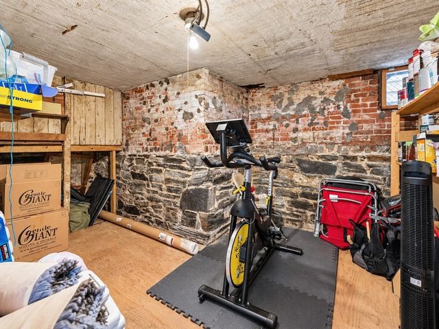 442 Windsor St 442-1, Cambridge, MA 02141