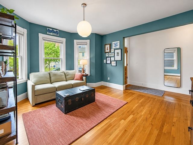 442 Windsor St 442-1, Cambridge, MA 02141