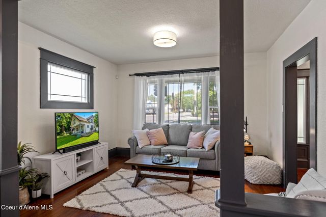 1123 N Government Way, Coeur D'alene, ID 83814