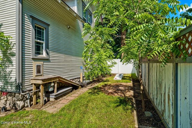 1123 N Government Way, Coeur D'alene, ID 83814