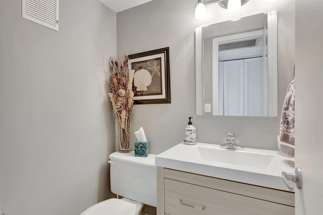 2051 Cambridge C, Deerfield Beach, FL 33442