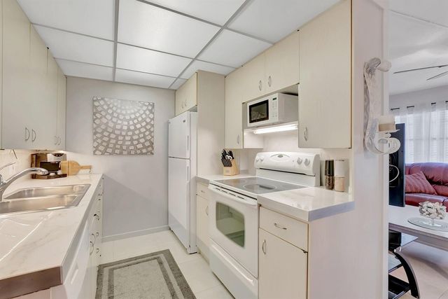 2051 Cambridge C, Deerfield Beach, FL 33442
