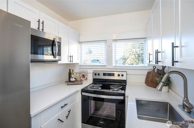 624 N State Street, Tacoma, WA 98403