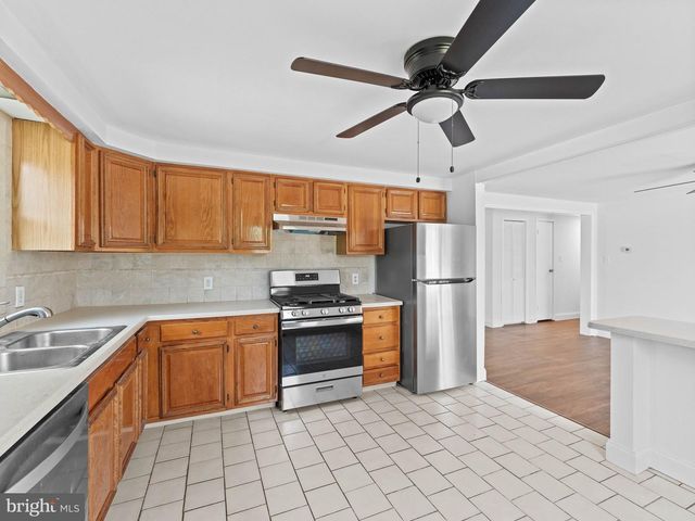 131 STURBRIDGE DR, Sicklerville, NJ 08081