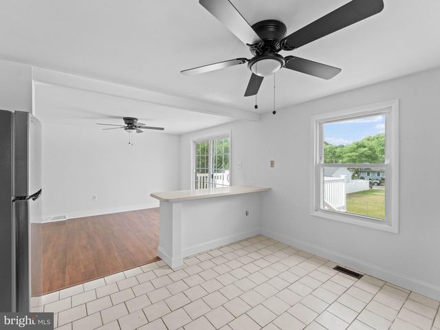 131 STURBRIDGE DR, Sicklerville, NJ 08081