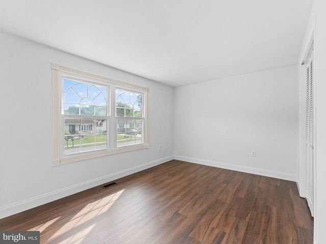 131 STURBRIDGE DR, Sicklerville, NJ 08081